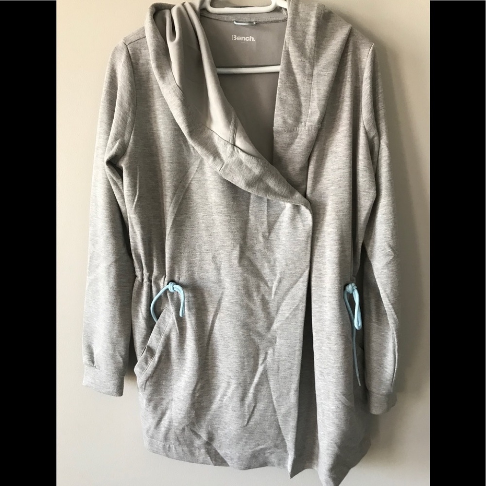 Bench Hooded Wrap
